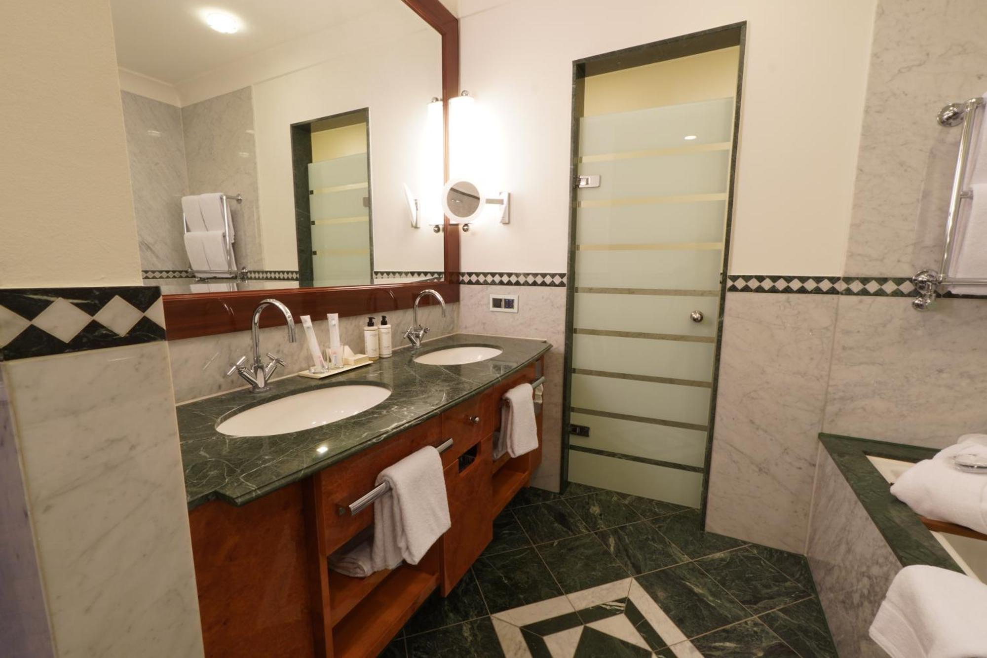Lumiere Boutiquehotel Im Fuerstenhof Leipzig Exteriör bild